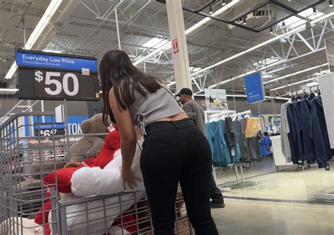 Latina Milf In Black Jeans Spandex Leggings Yoga Pants Forum