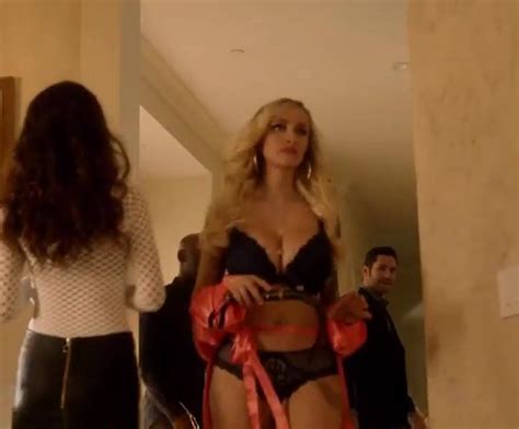 Boobs Does Anybody Know Who She Is Porn Video Nebyda