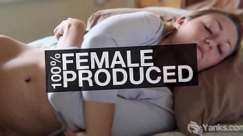 Big Jugged Amateur Beauty From Yanks Pepper Hart Masturbating Her Sexy