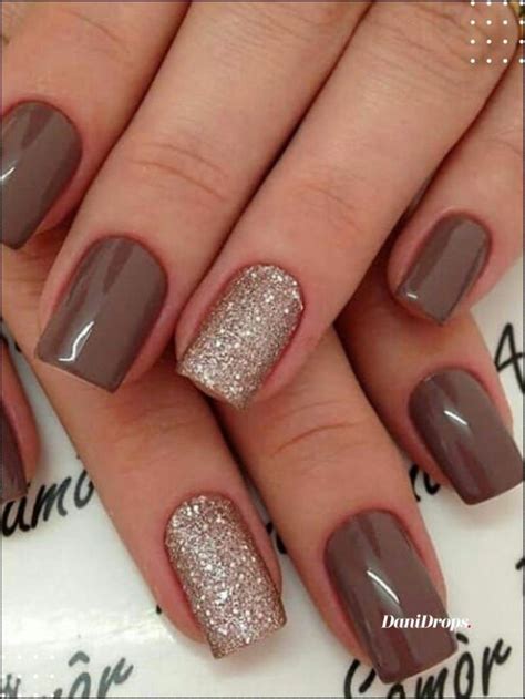 Unha Decorada Nude Descubra as tendências da estação Manicura de uñas Manicura