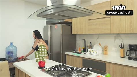 Milf Cachonda Contrata A Un Joven Plomero Para Follar Duro En Su Cocina Big Tits Amateur