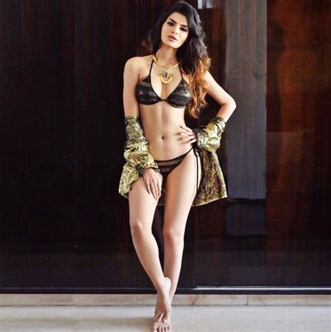 Bigg Boss Contestant Sonali Raut Goes Bold And Sexy In Hot Bikini Pictures