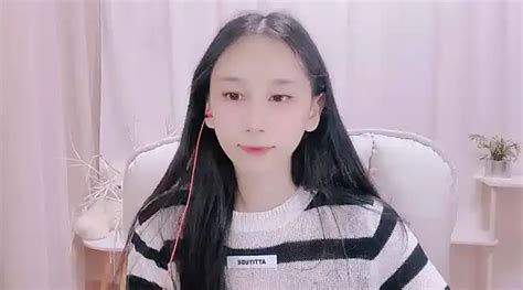 Plushy Pixie Stripchat Live Sex Cam Livecamgirls Io