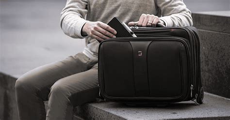 Best Rolling Laptop Bags For Travel - {May 2022 Reviews} – Flyush – Fly Us Here