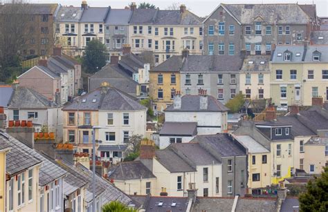 U K House Prices Hit A Record In Buying Frenzy Rightmove Says Bloomberg