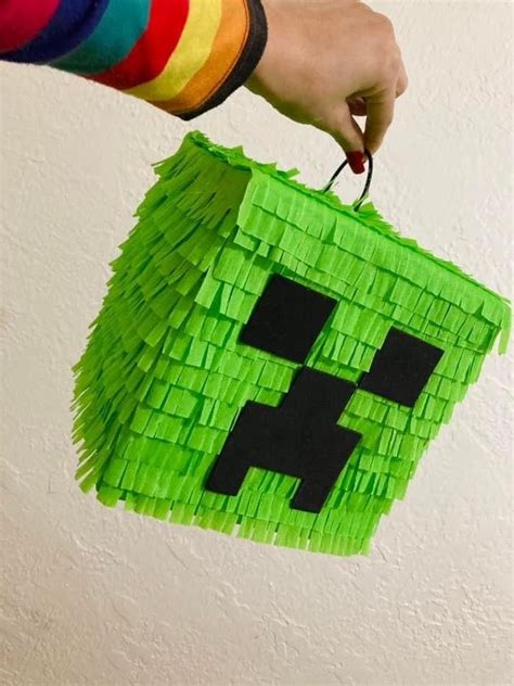 Minecraft en 2024 Mini piñatas Como hacer piñatas faciles Piñata de