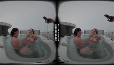 Sammy And Ellah Have Lesbian Sex In A Rooftop Jacuzzi VR Porn Video VRPorn