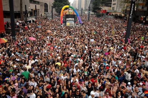 Menos Patroc Nio Parada Gay De Sp Vende Ingresso Em Trio El Trico Oficial