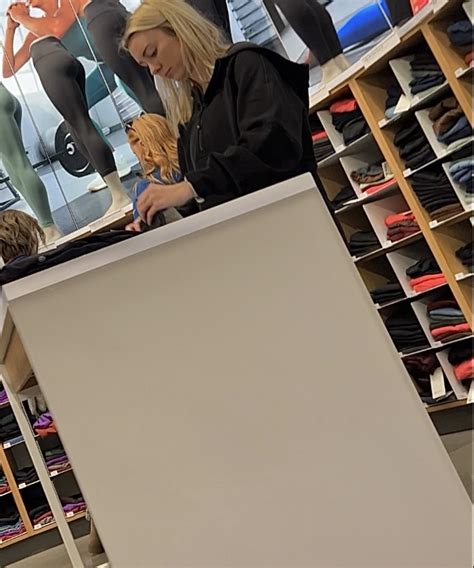 Blonde Lulu Lemon Employee In Black Spandex Shorts Spandex Leggings Yoga Pants Forum
