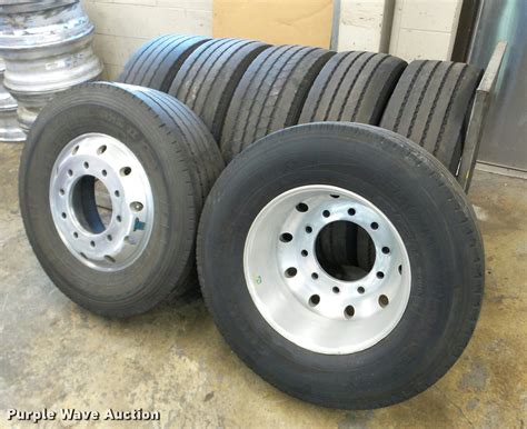 7 285 70r19 5 Tires And Wheels In Topeka Ks Item Da1920 Sold