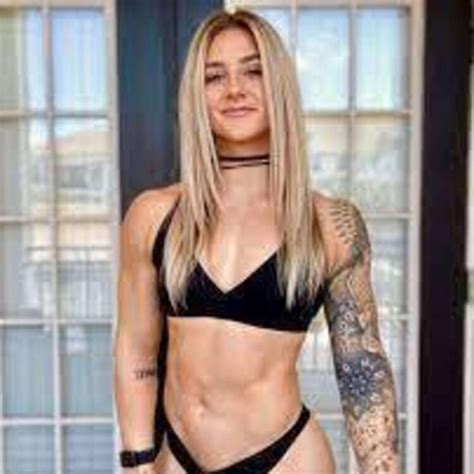 Hot Sexy Kleio Valentien Bikini Pics