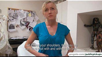 La encantadora euro amateur Victoria recibe un pago para ser follada en público XVIDEOS