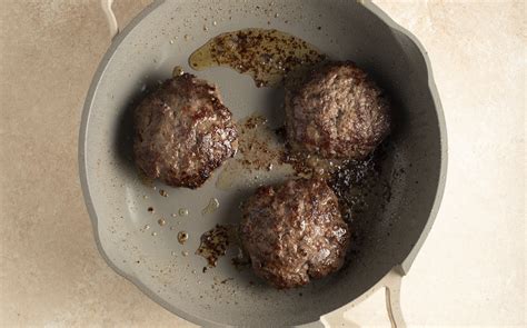 Buffalo Burger With An Easy Burger Sauce Easy Healthy Recipes