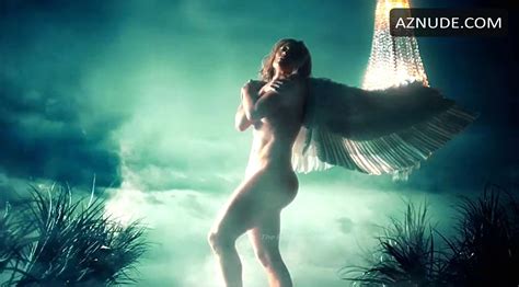 Jennifer Lopez Sexy Showing Off Her Hot Figure As She Strips Naked In Her Videoclip AZNude