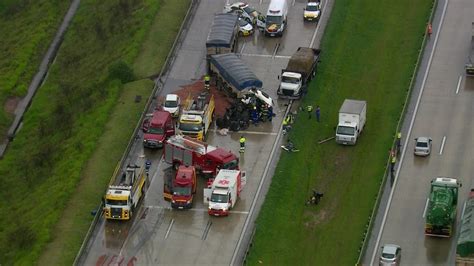 Acidente Entre Caminh Es No Trecho Sul Do Rodoanel Deixa Uma Pessoa