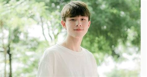 Ảnh Hot boy điền kinh gây sốt mạng với chiều cao nổi bật