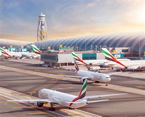 emirates reports   profitable year     billion profit