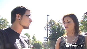 Bailey Brooks obtiene una penetración adecuada en el coño XVIDEOS