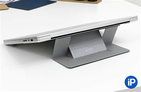 чехлы и наклейки