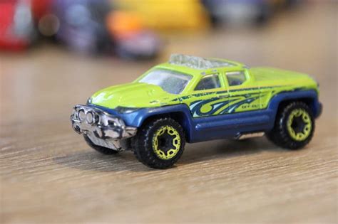 HOT WHEELS OFF DUTY Métal Véhicule Miniature vert Malaysia EUR PicClick FR