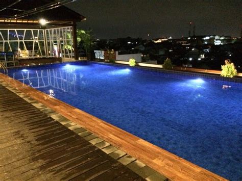 Rooftop Swimming Pool Picture Of Hotel Dafam Fortuna Malioboro