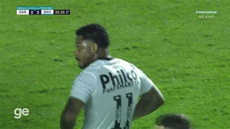 Marinho volta a jogar pelo Santos após dez partidas e ganha elogios de