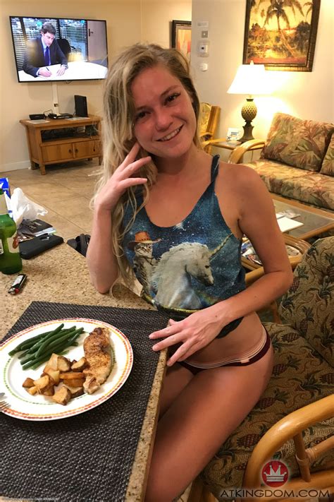 Sweet Blonde Teen Chloe Foster Poses Naked On The Beach In A Solo CoedCherry