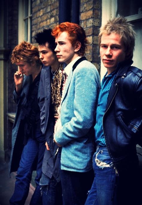Sex Pistols фото на 24СМИ