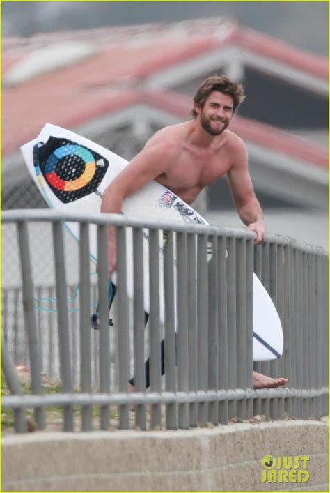 Liam Hemsworth Looks So Hot In New Beach Photos Photo 1164464