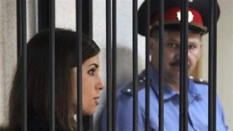 Trasladan A Una Integrante Del Grupo Ruso Pussy Riot A Una Celda De Aislamiento