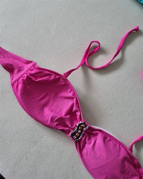 Pinkes Bikini Oberteil Lilly Lane Gr 38 Gebraucht in Gams für CHF 3 mit Lieferung auf
