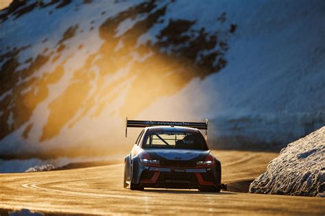 Hyundai Ioniq 5 N Electrifies Pikes Peak With Record Breaking Runs