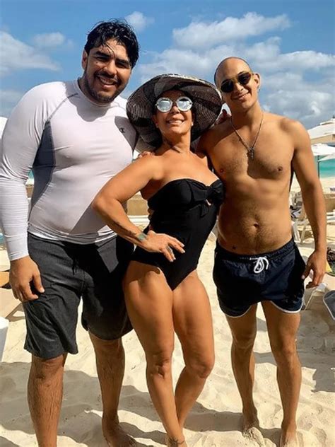 Alejandra Guzm N Se Luci En Bikini Tras Problemas De Salud Infobae