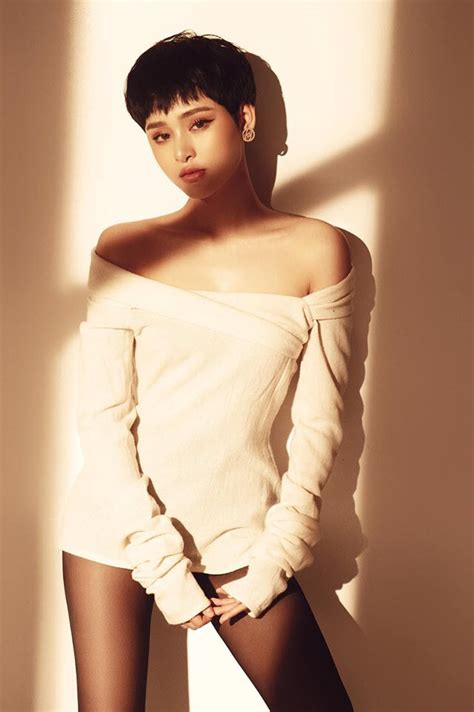 Ba hot girl dính tin đồn là bạn gái mới của Quang Hải