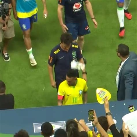 Neymar Atingido Por Pipoca Atirada Por Torcedor E Desabafa Assunto