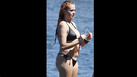 Día del Bikini Famosas que no supieron lucir bikini en la playa