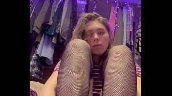Trans Girl Vous Montre Ses Pieds En R Sille Avant De Vous Craser Xvideos