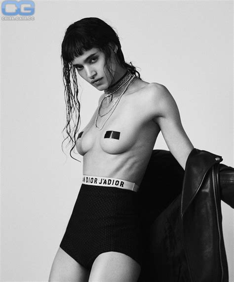 Sofia Boutella Nude Pictures Onlyfans Leaks Playboy Photos Sex Scene Uncensored