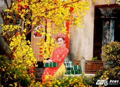 Hot girl loa phường khoe vẻ đẹp rạng ngời trong bộ ảnh đón Xuân