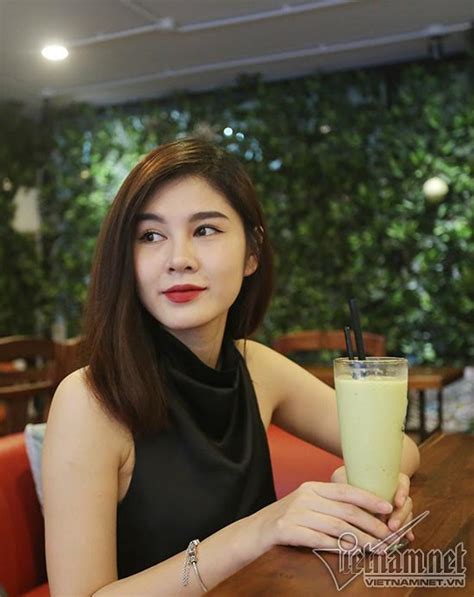 Chuy N V Mc Hot Girl C L N S Ng L Mu Th Ng