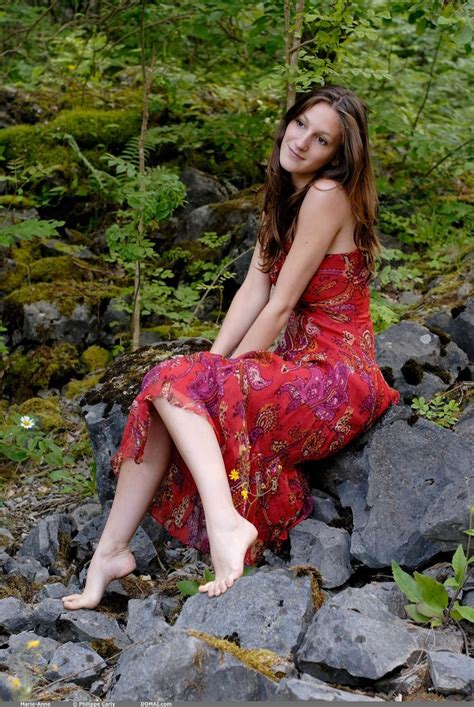 Long Legged White Girl With Firm Boobs Models Naked In The Middle Of