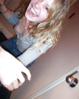 Down Blouse Nip Slips Porn Pictures Xxx Photos Sex Images Pictoa