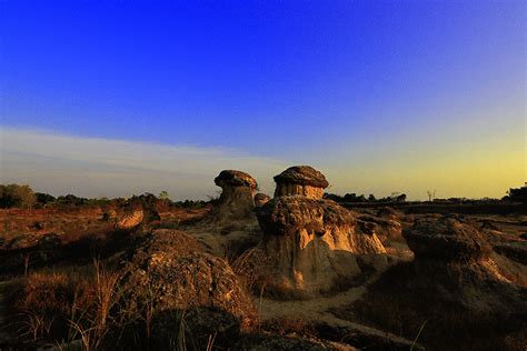 Bukit Jamur Gresik Keunikan Bebatuan Berbentuk Jamur Jawa Timur