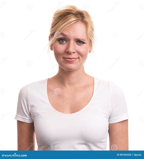 Jeune Fille Blonde Mignonne Avec Des Taches De Rousseur Photo Stock Image Du Lifestyle