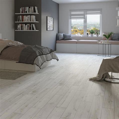 Ламинат Classen Mystery Carlton Oak 33 класс толщина 10 мм с фаской 1. ...
