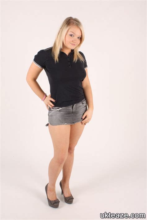 Lusty Blonde Hottie Jasmin Drops Down Her All Clothes 16 Photos