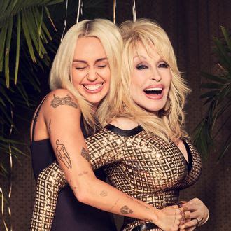 Dolly Parton To Co Host Miley Cyruss New Years Eve Party