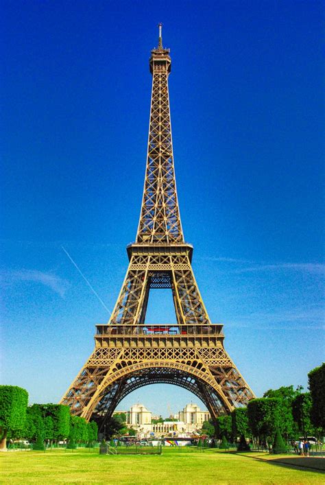 Discover the Eiffel Tower, Paris' iconic monument - French Moments
