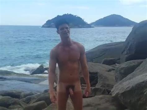 Naked Guy At The Beach ThisVid