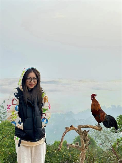 Cuộc sống của mới của hot girl Nhật Lê sau năm chia tay Quang Hải đính hôn thiếu gia